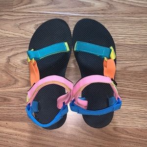 brand new Tevas